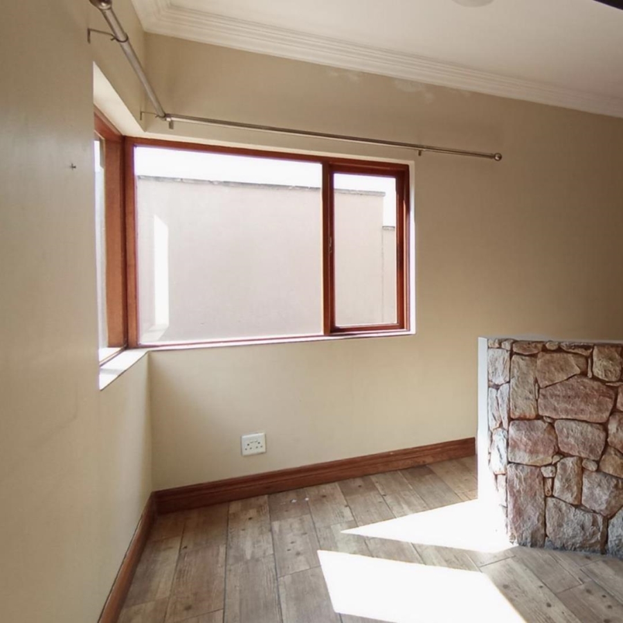5 Bedroom Property for Sale in Xanadu Eco Park North West